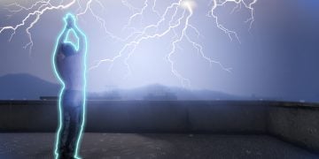 Changing the weather in GTA 5 with cheat codes.